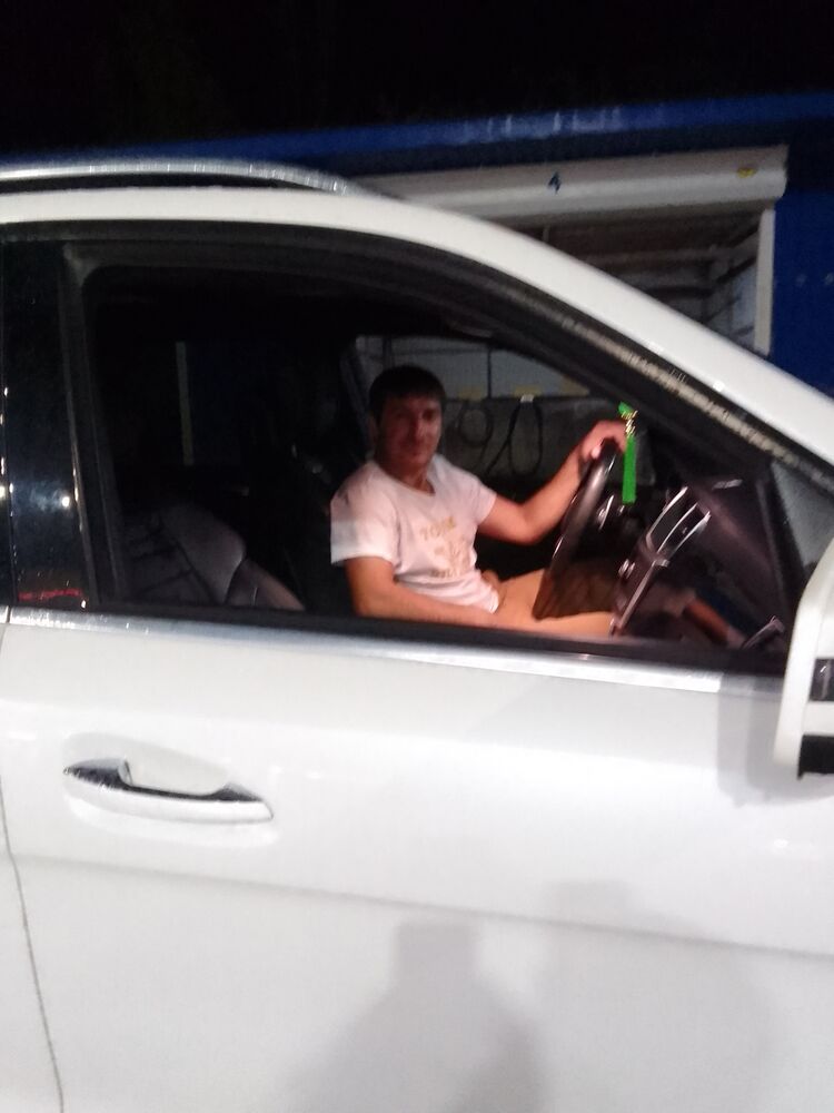  53376114  Teymur, 38 ,    