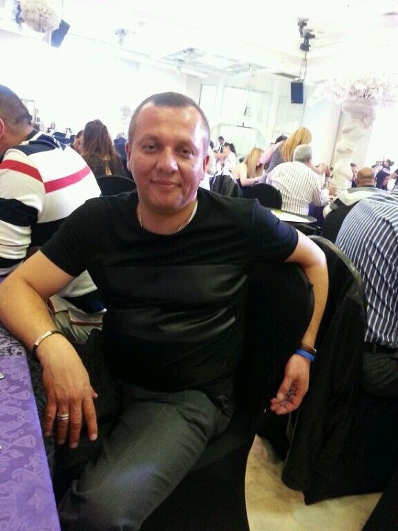  22860264  Nazim, 52 ,    King George