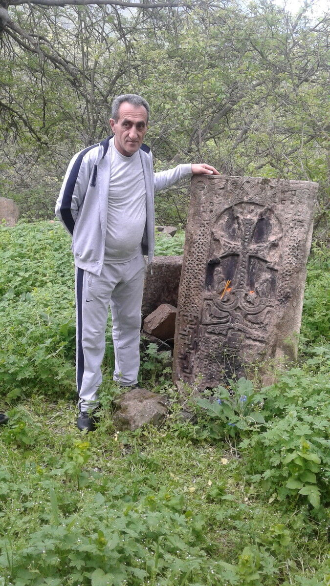  12599434  RAFAEL, 56 ,    