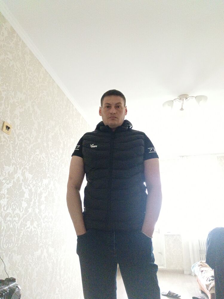  41618264  Aleksei, 33 ,    