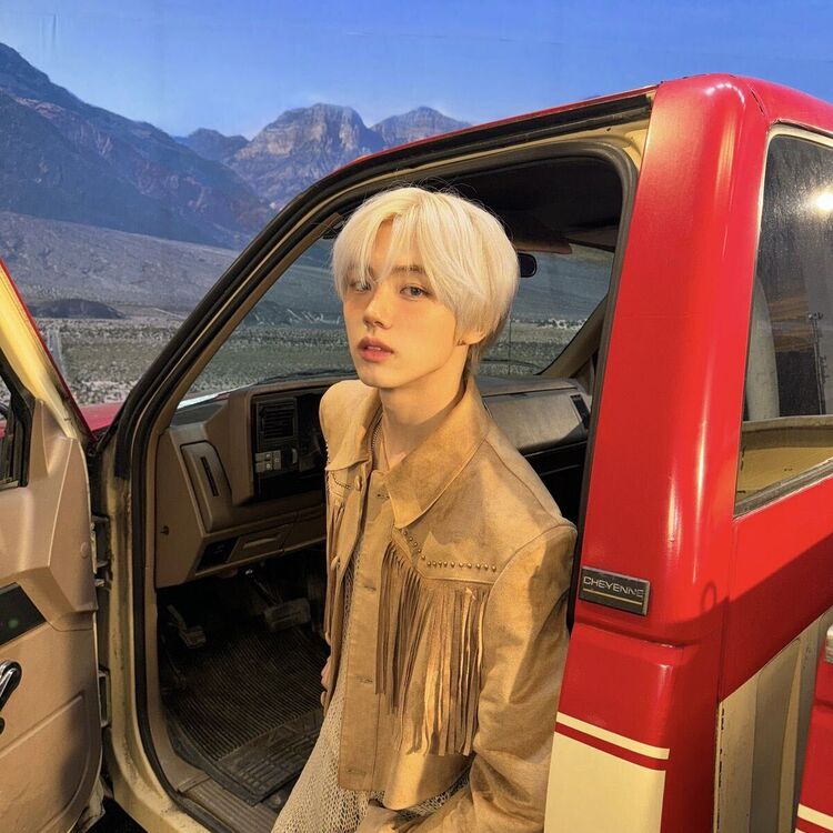  ,   Seongmin, 21 ,   ,   