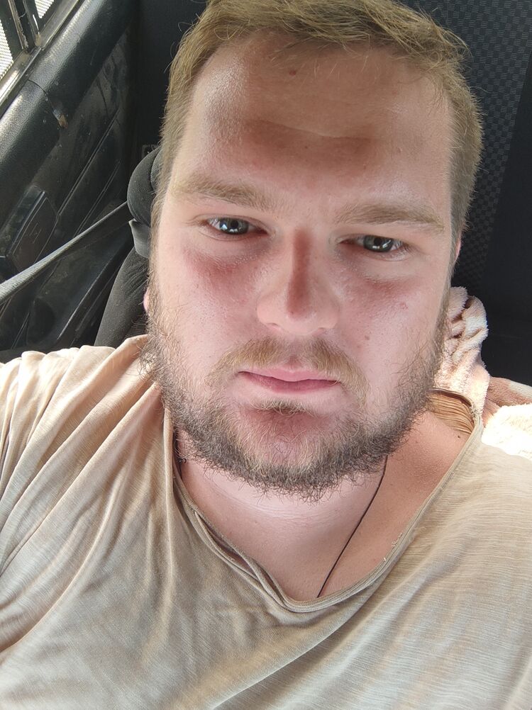  29002054  Boris, 24 ,    