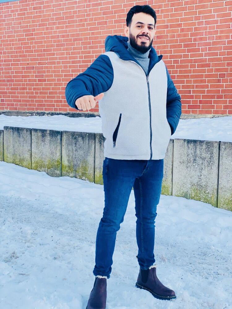  31061064  Mohamed, 35 ,    Herten