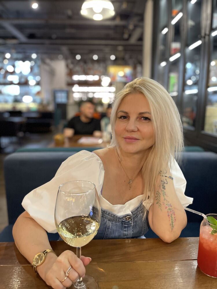  46284944  Natalie, 47 ,    -
