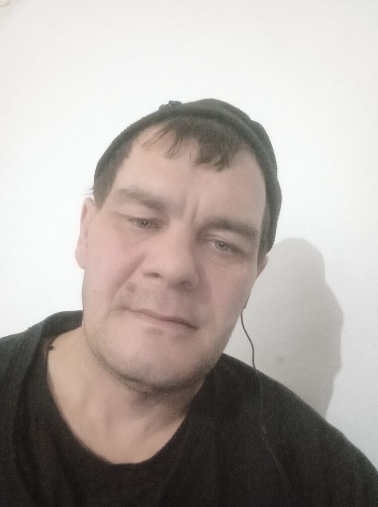  40834704  , 42 ,    