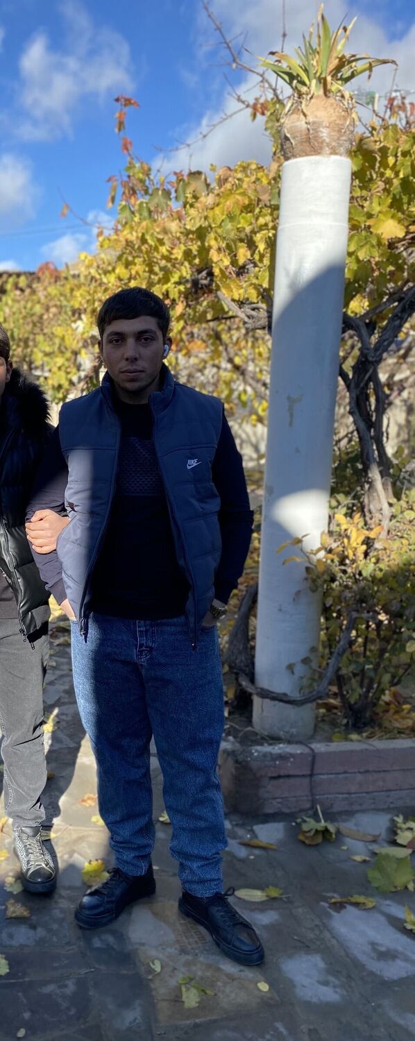  54216654  Janik, 22 ,    Goddard