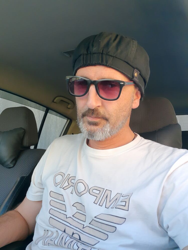  38775604  Gabriel, 42 ,    