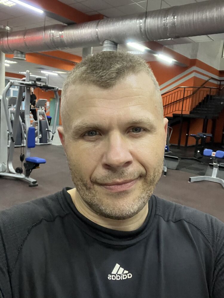  53359234  Anton, 39 ,    