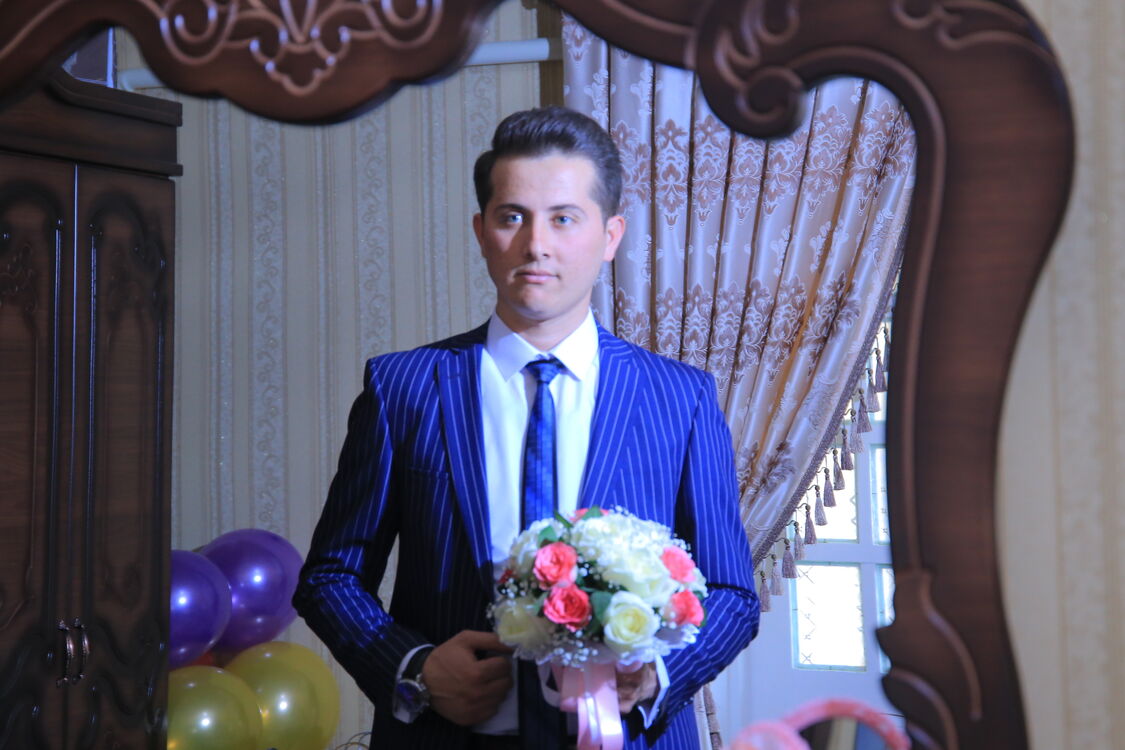  ,   Elbek, 34 ,     , c 