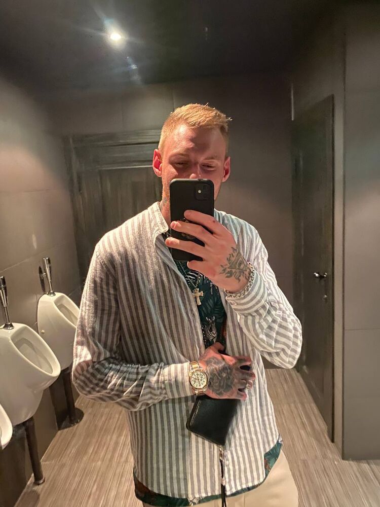  ,   Tony, 24 ,   ,   