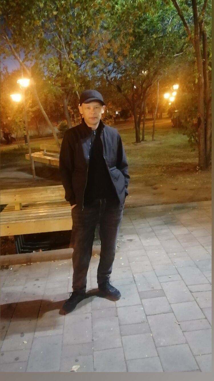  46921804  , 37 ,    