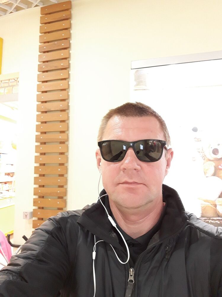  15872264  Sergei, 52 ,    
