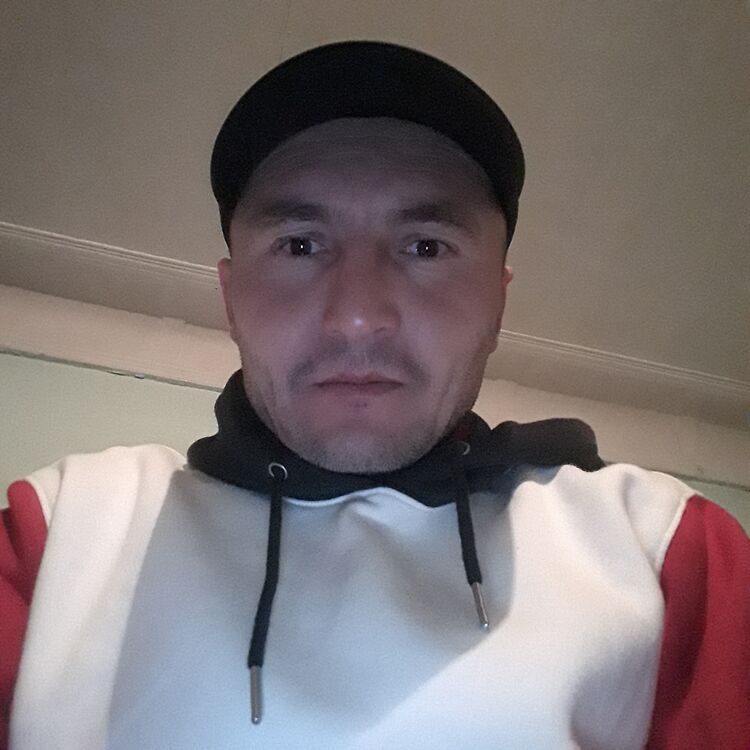  38729424  Ilhombek, 42 ,    