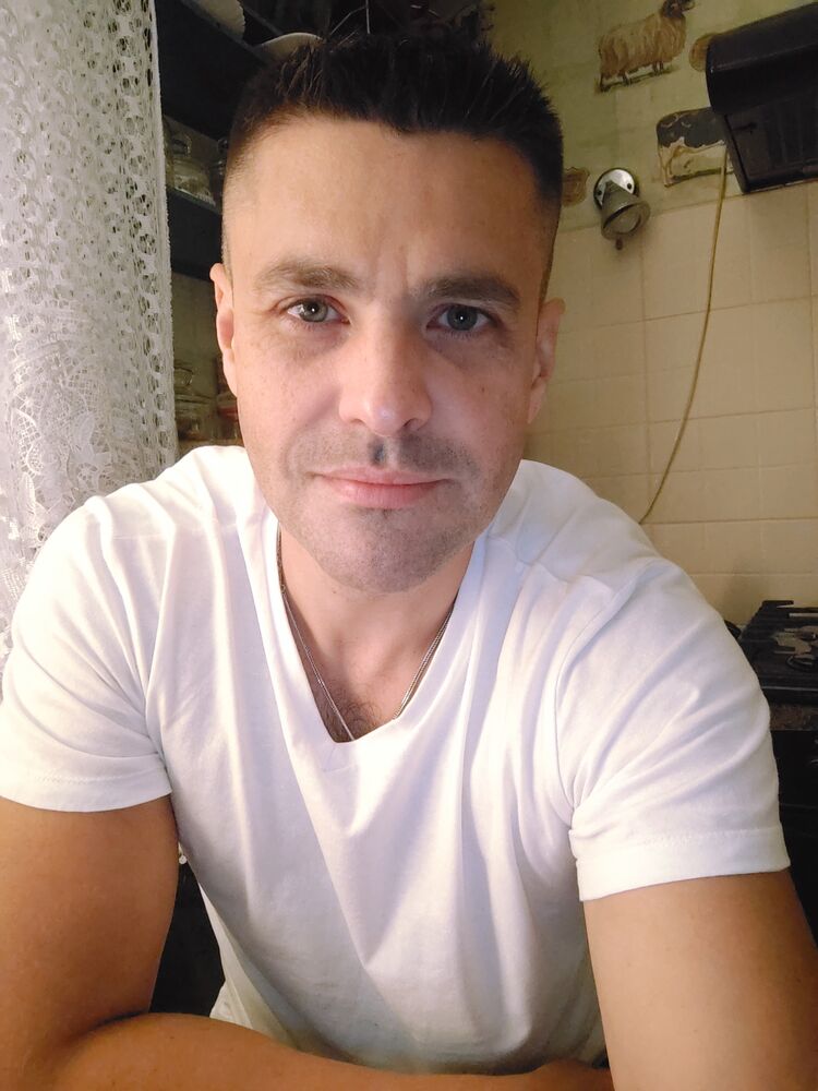  45703284  Alex, 43 ,    
