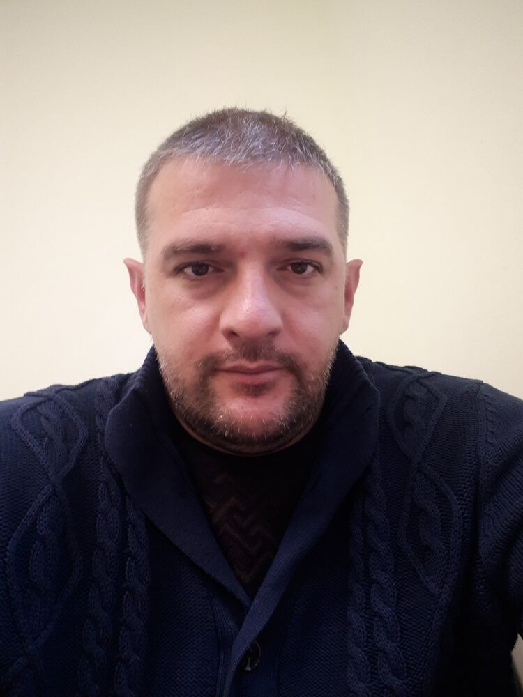  19709224  Zaur, 40 ,    