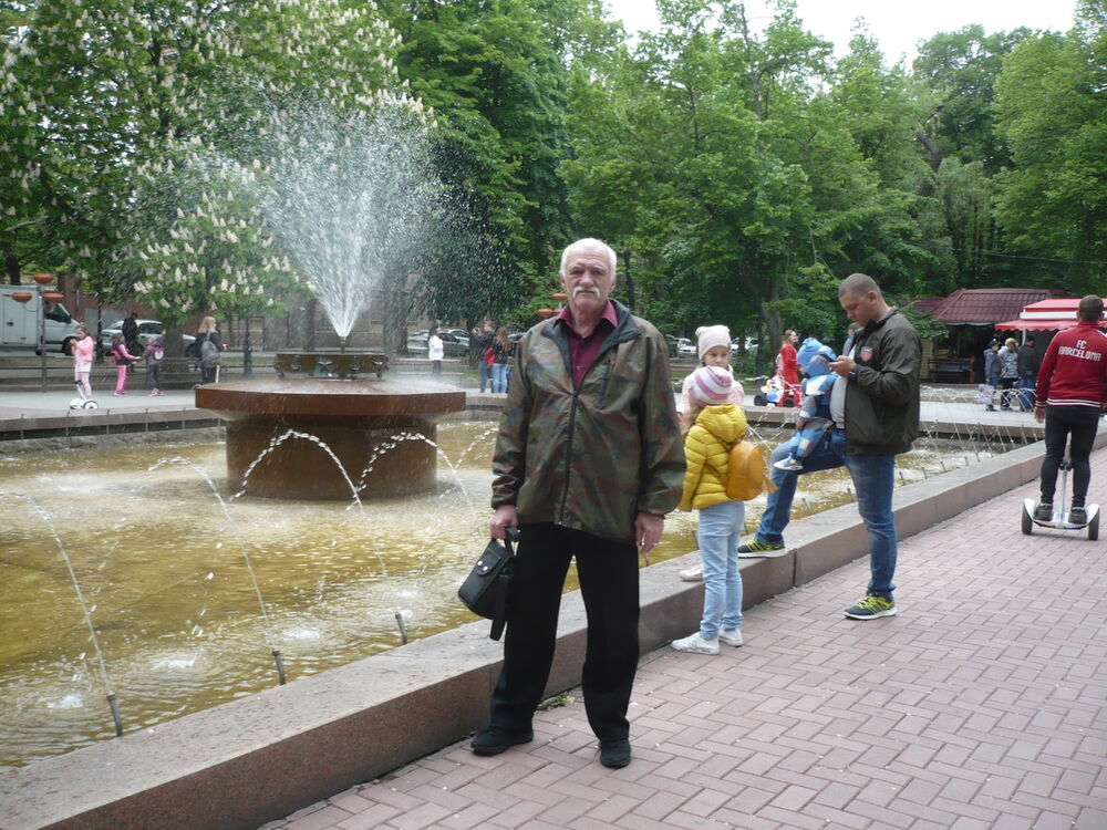  17002184  Aleksandr, 72 ,    