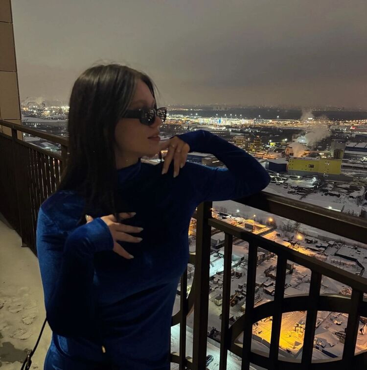  44037314  Clwoiw, 24 ,    