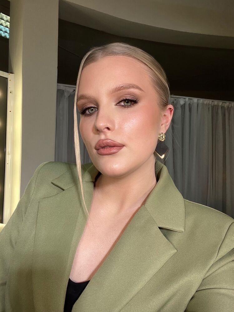  54234254  Errday_, 19 ,    