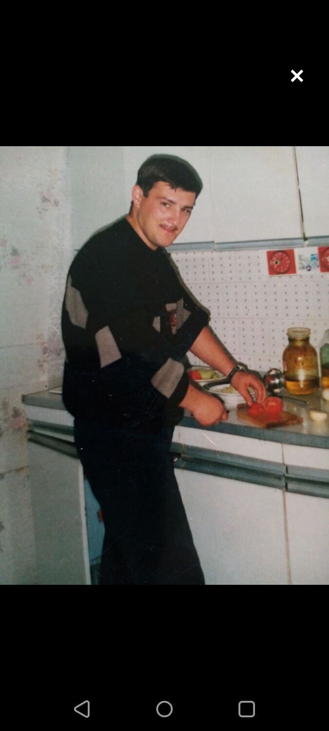  45339014  Salvatore, 48 ,    