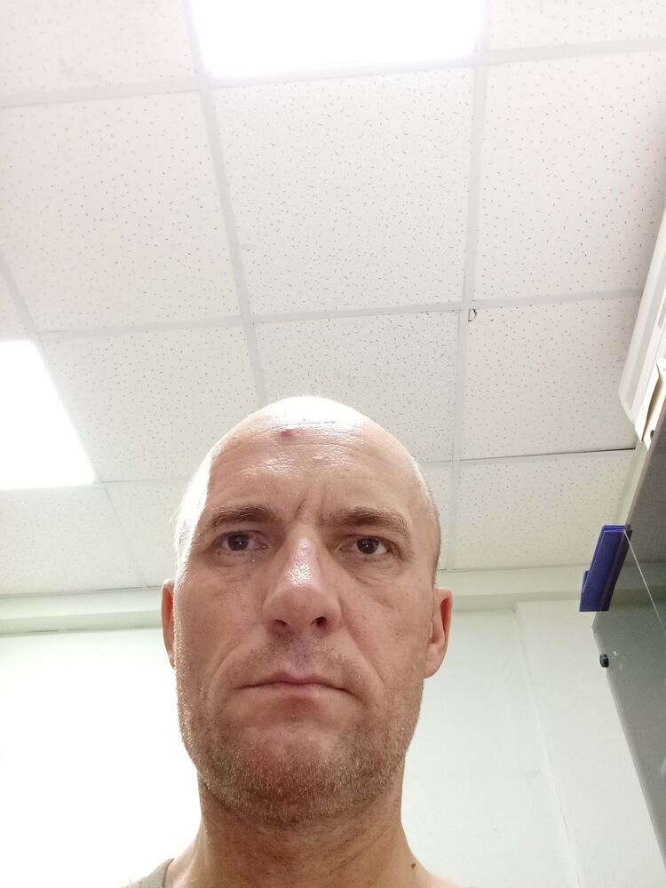  52792044  Mikhail, 45 ,    