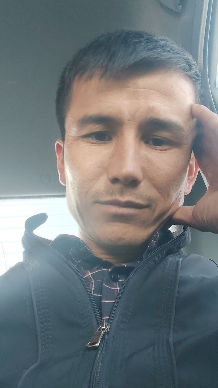  40562724  Jurabek, 32 ,    