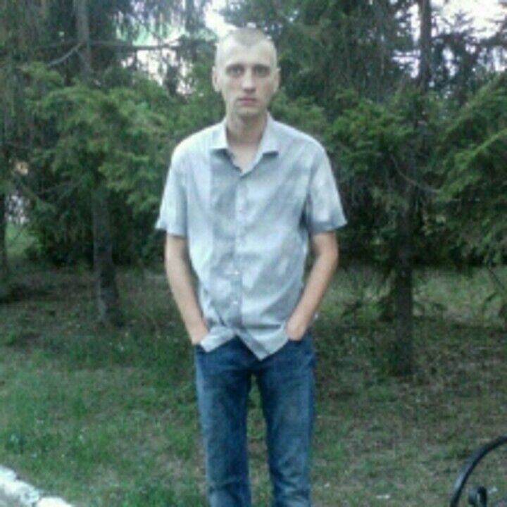  10758064  Den, 46 ,    