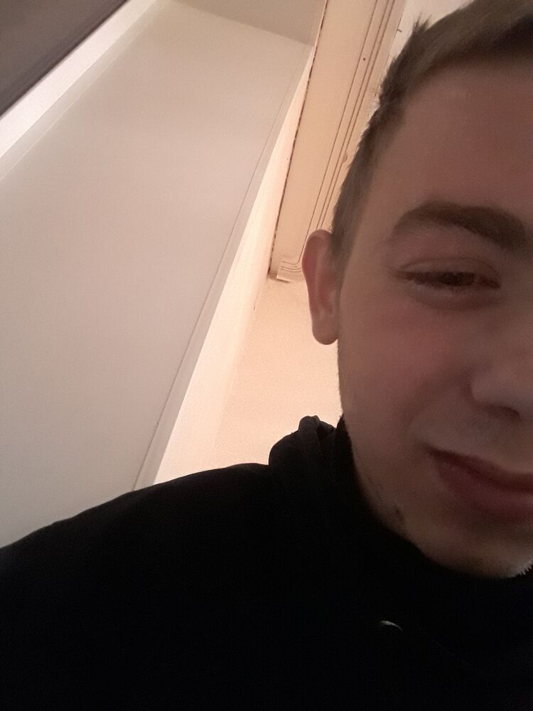  ,   Maxim, 22 ,   ,   , c 