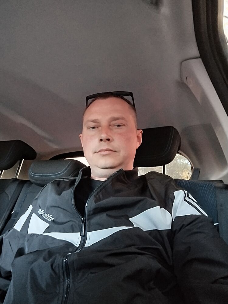  44089604  Vadim, 35 ,    