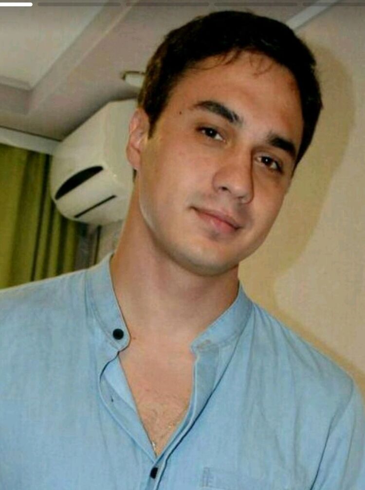  --,   Dmitri, 32 ,   ,   , c 