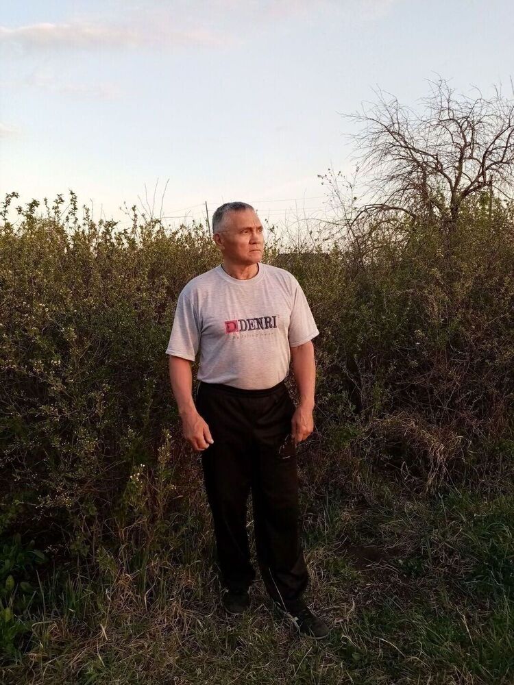  46727984  , 70 ,    