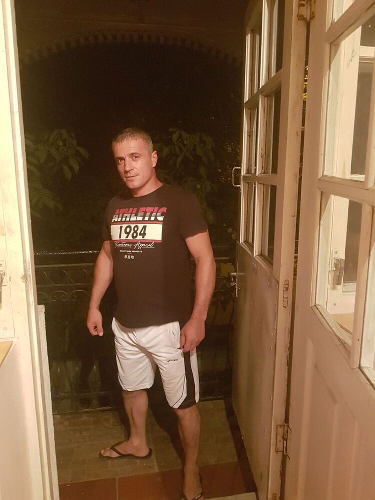  ,   Denis, 38 ,   ,   