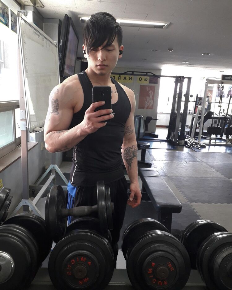  17454044  Viktor Khan, 31 ,    Ch'ongju