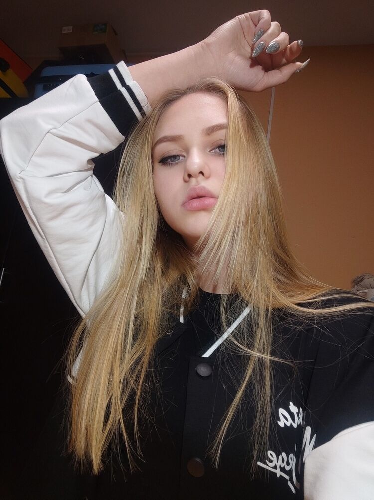  32843524  , 21 ,    -