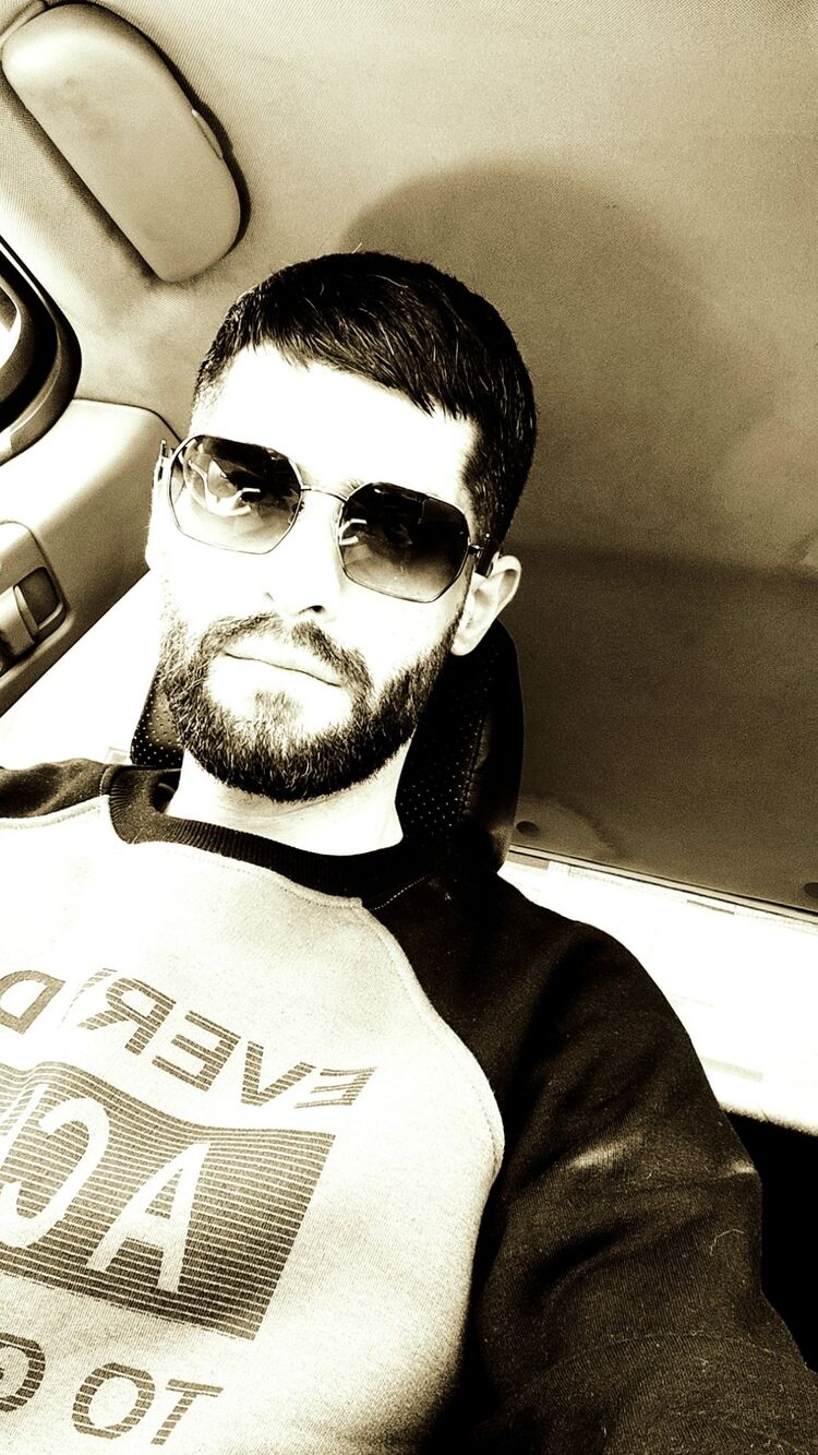  33594134  Razmik, 31 ,    