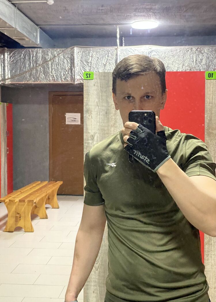  ,   Ruslan, 39 ,   ,   , c 