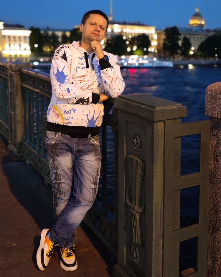  48216024  OLEG, 37 ,    