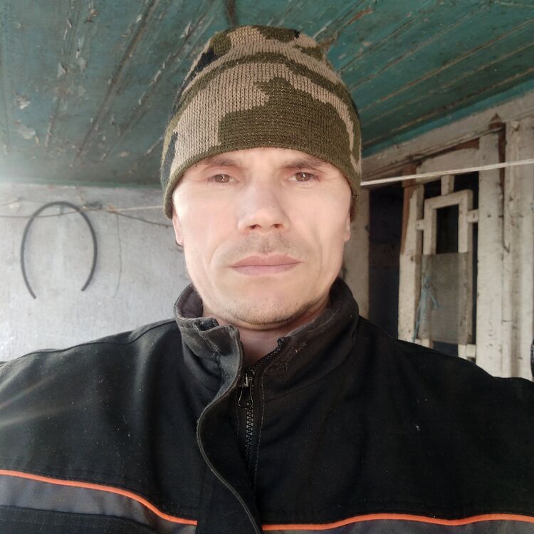  41055764  Fiodor, 41 ,    
