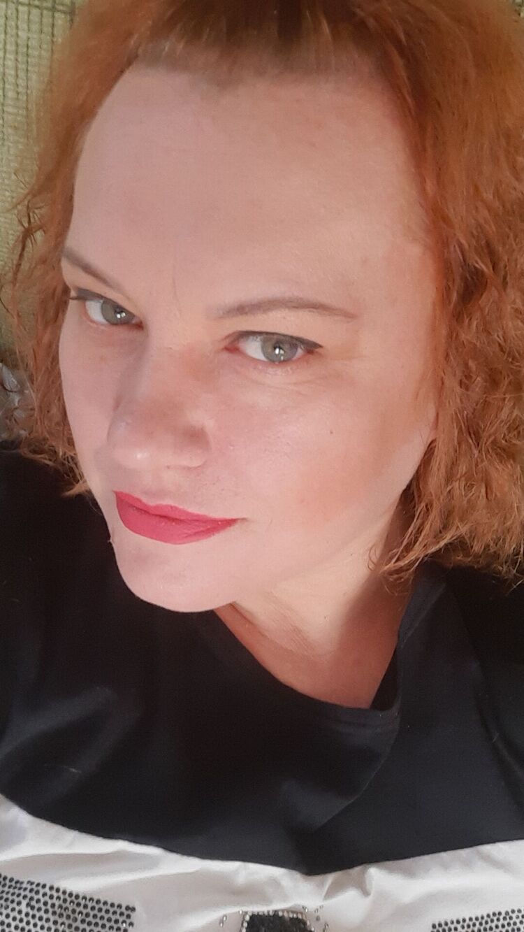  25742844  Julia, 45 ,    