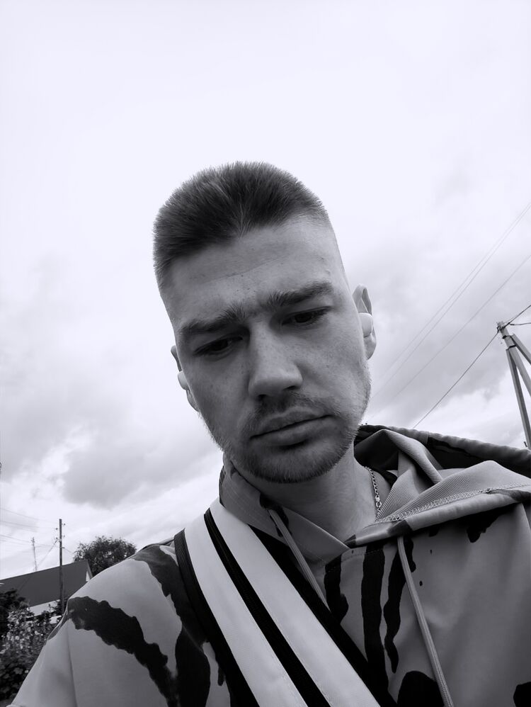  54020794  Vladislav, 27 ,    