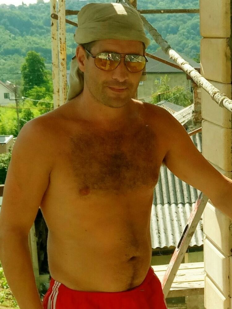  ,   Yury, 42 ,   ,   , c 