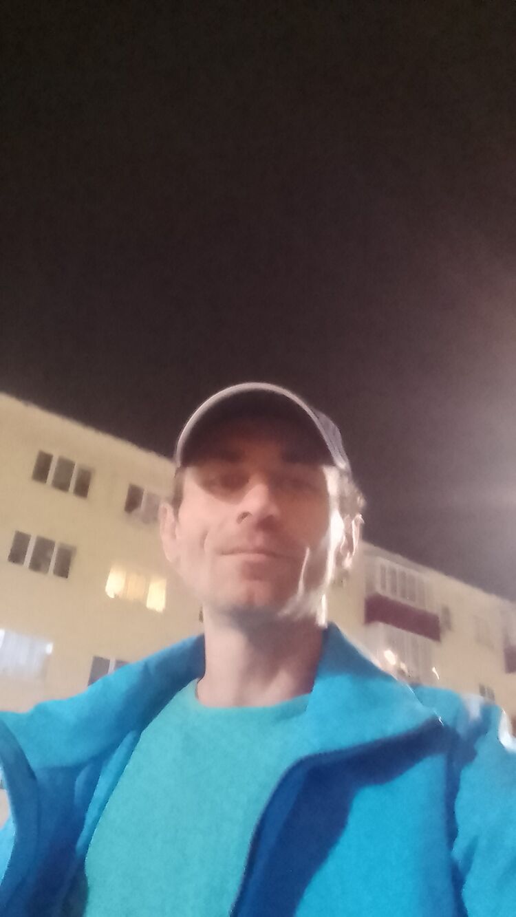  38422884  Alex, 37 ,    