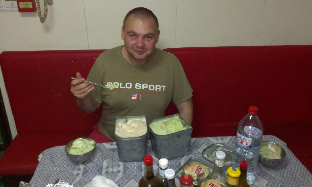  ,   Oleg, 40 ,   