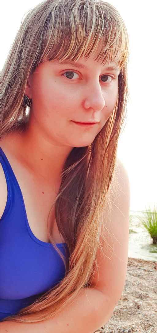  -,   Lily, 25 ,   ,   , c , 