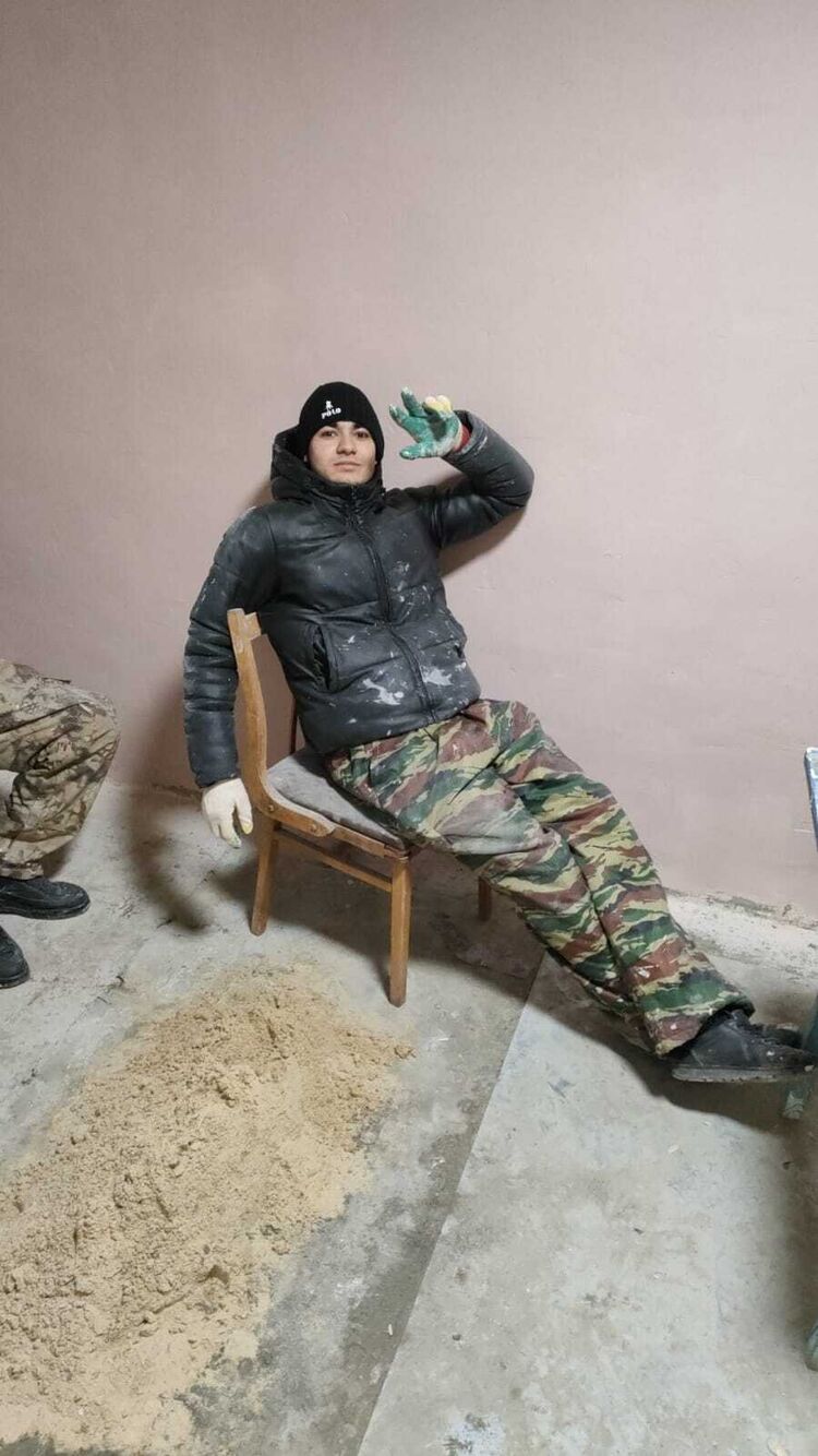  54149874  Mustafa, 18 ,    