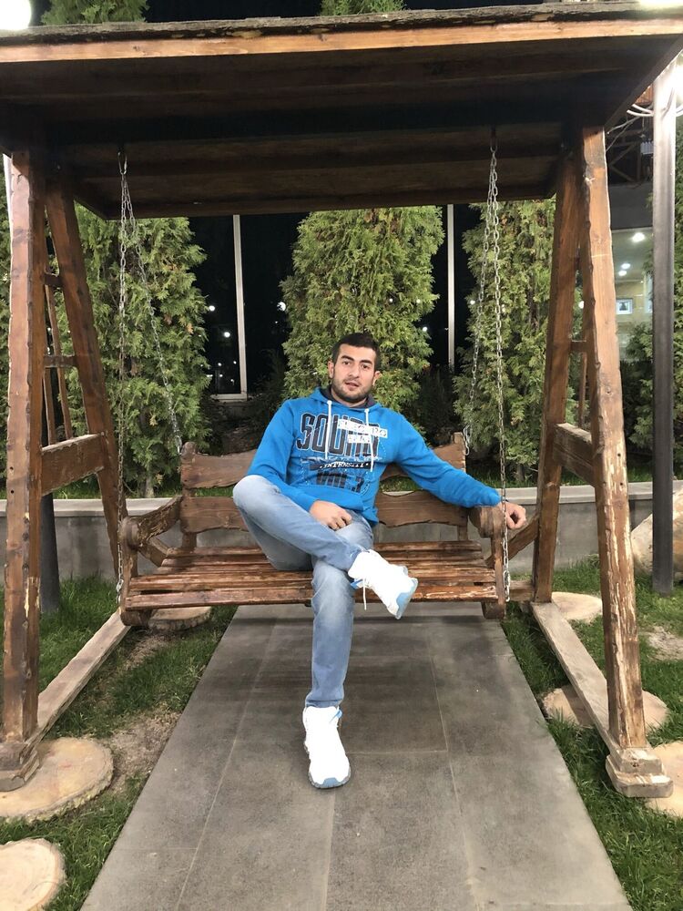  27053984  Narek, 35 ,    