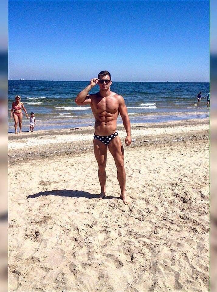  ,   Alex, 30 ,   ,   , c , 