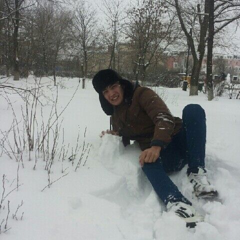  ,   Igor, 27 ,   