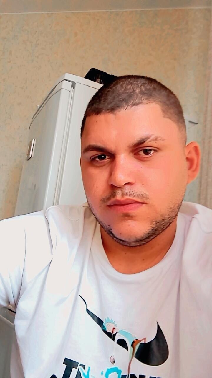  46389814  Manuel, 26 ,    