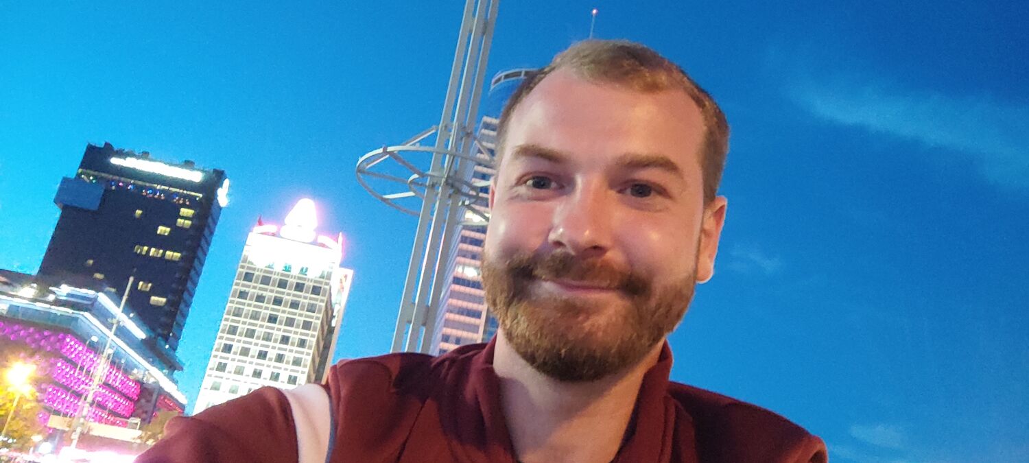  32066324  , 30 ,    -