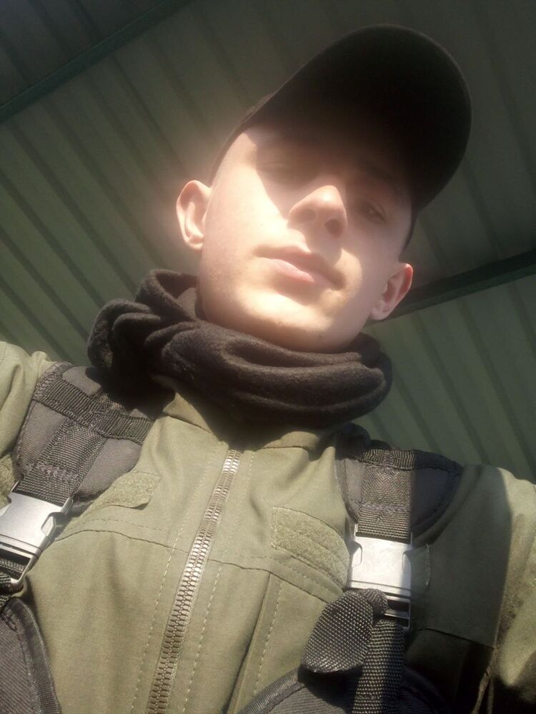  26098874  Vlad, 25 ,    